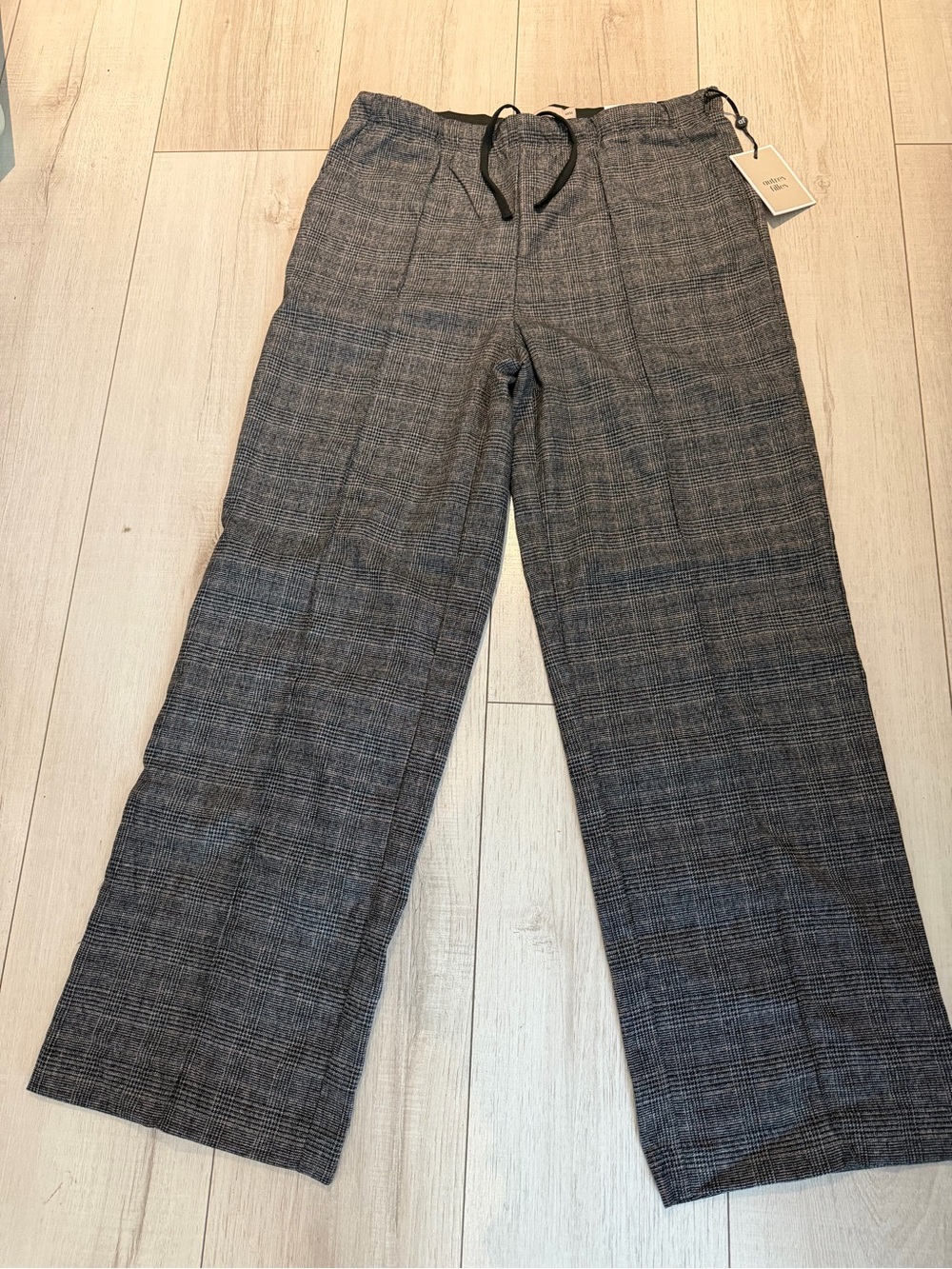 Women’s Gray, brown and black Plaid Drawstring Pants